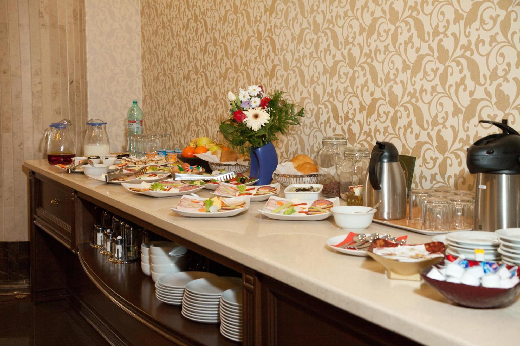 Hotel Hermes Алба-Юлия Экстерьер фото