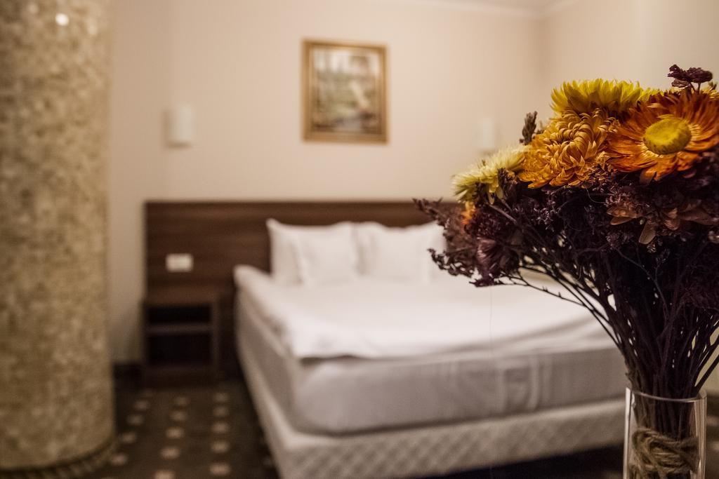 Hotel Hermes Алба-Юлия Экстерьер фото