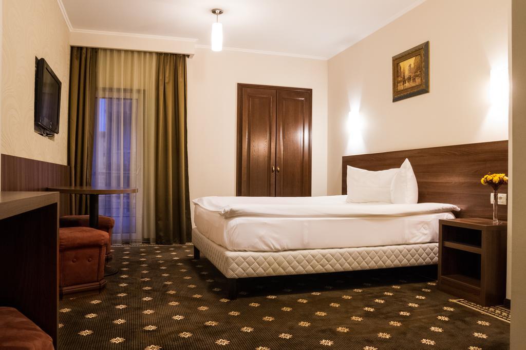 Hotel Hermes Алба-Юлия Экстерьер фото