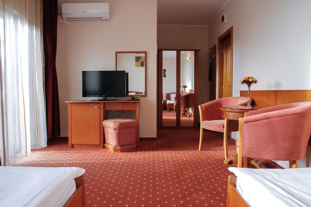 Hotel Hermes Алба-Юлия Экстерьер фото