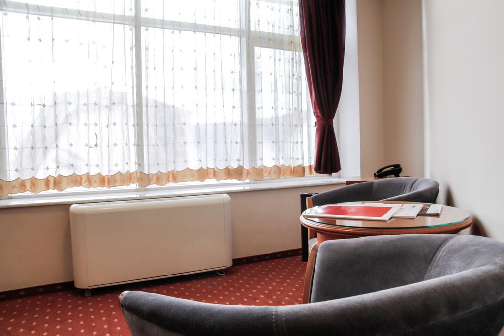 Hotel Hermes Алба-Юлия Экстерьер фото