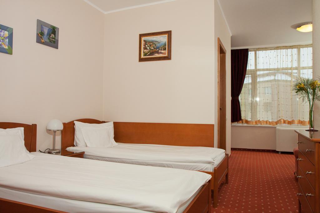 Hotel Hermes Алба-Юлия Экстерьер фото