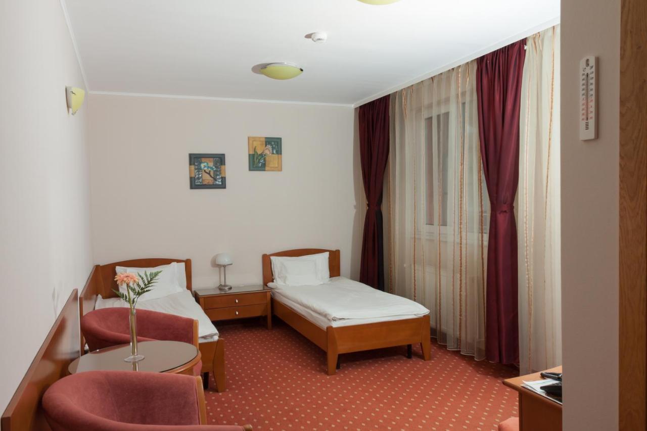 Hotel Hermes Алба-Юлия Экстерьер фото